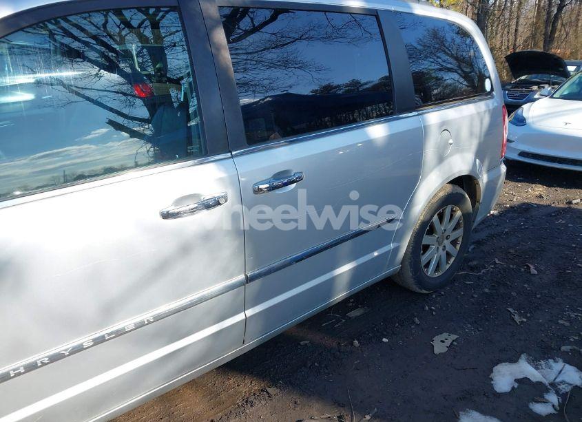 Photo 6 of 2011 Chrysler Town & COUNTRY TOURING-L (VIN 2A4RR8DGXBR782118)