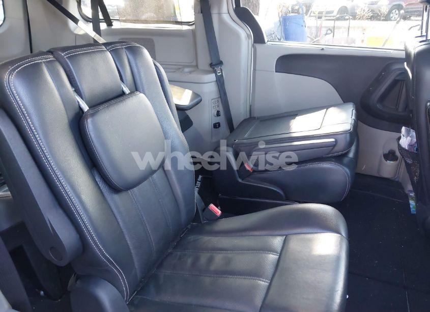 Photo 8 of 2011 Chrysler Town & COUNTRY TOURING-L (VIN 2A4RR8DGXBR782118)