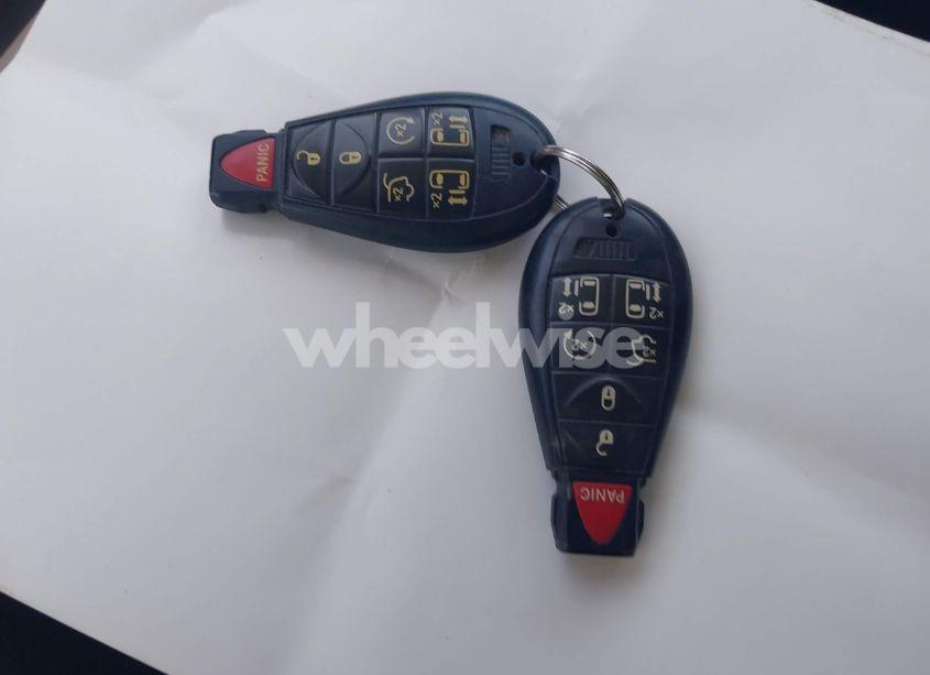 Photo 11 of 2011 Chrysler Town & COUNTRY TOURING-L (VIN 2A4RR8DGXBR796729)