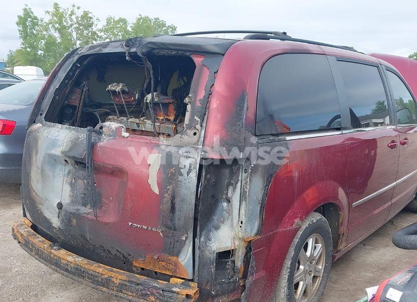 Photo 6 of 2010 Chrysler Town & COUNTRY TOURING PLUS (VIN 2A4RR8DX0AR422774)