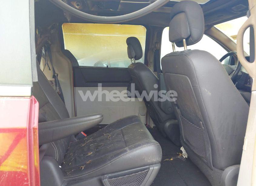 Photo 8 of 2010 Chrysler Town & COUNTRY TOURING PLUS (VIN 2A4RR8DX0AR422774)