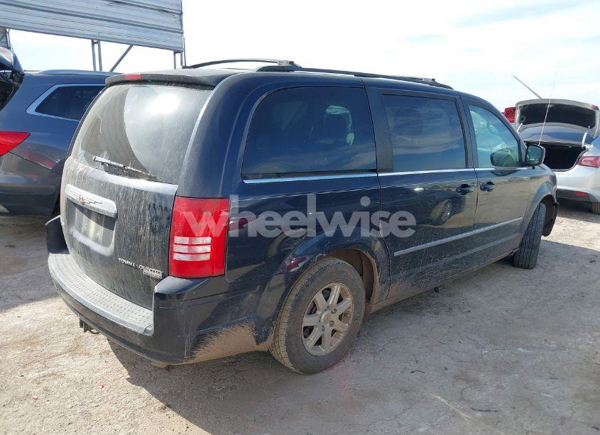 Photo 4 of 2010 Chrysler Town & COUNTRY TOURING PLUS (VIN 2A4RR8DX1AR321677)