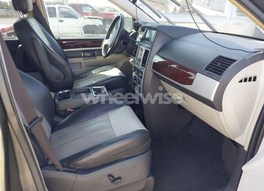 Photo 5 of 2010 Chrysler Town & COUNTRY TOURING PLUS (VIN 2A4RR8DX1AR361211)