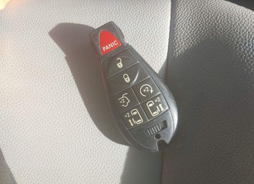 Photo 11 of 2010 Chrysler Town & COUNTRY TOURING PLUS (VIN 2A4RR8DX2AR421688)