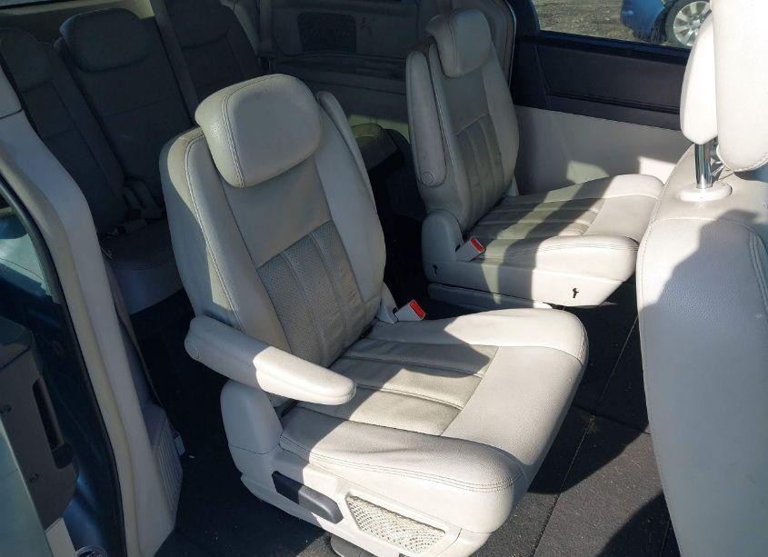 Photo 8 of 2010 Chrysler Town & COUNTRY TOURING PLUS (VIN 2A4RR8DX2AR421688)