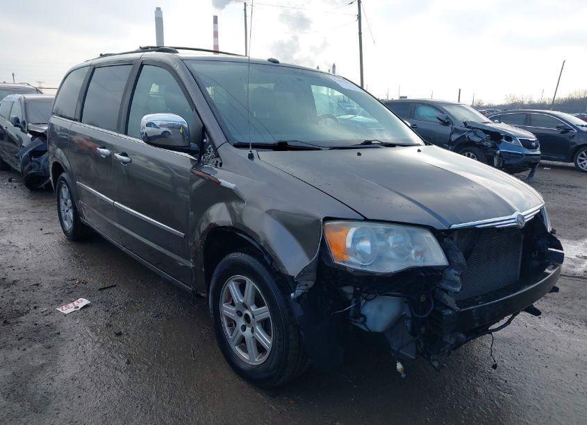 2010 Chrysler Town & COUNTRY TOURING PLUS (VIN 2A4RR8DX3AR449578) main photo