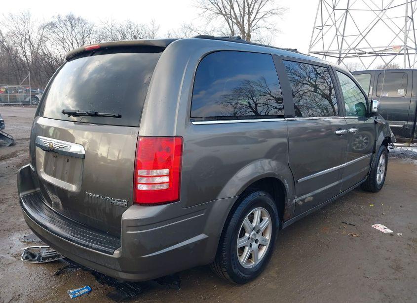 Photo 4 of 2010 Chrysler Town & COUNTRY TOURING PLUS (VIN 2A4RR8DX3AR449578)