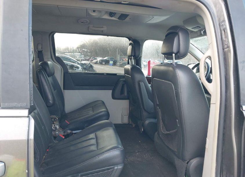 Photo 8 of 2010 Chrysler Town & COUNTRY TOURING PLUS (VIN 2A4RR8DX3AR449578)