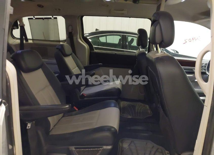 Photo 8 of 2010 Chrysler Town & COUNTRY TOURING PLUS (VIN 2A4RR8DX4AR361008)