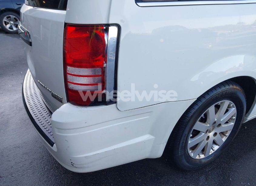 Photo 12 of 2010 Chrysler Town & COUNTRY TOURING PLUS (VIN 2A4RR8DX5AR439022)
