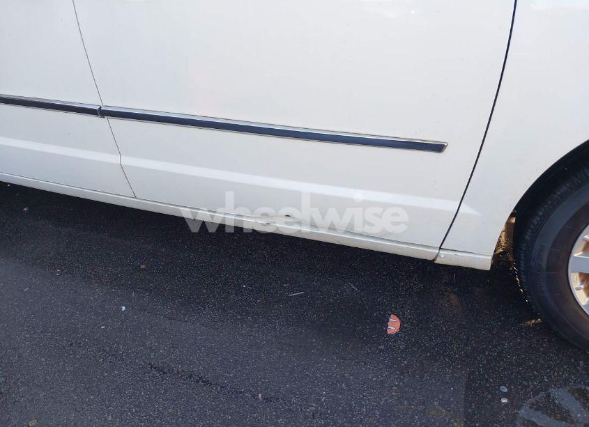 Photo 13 of 2010 Chrysler Town & COUNTRY TOURING PLUS (VIN 2A4RR8DX5AR439022)