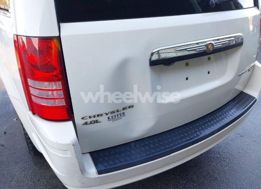 Photo 6 of 2010 Chrysler Town & COUNTRY TOURING PLUS (VIN 2A4RR8DX5AR439022)
