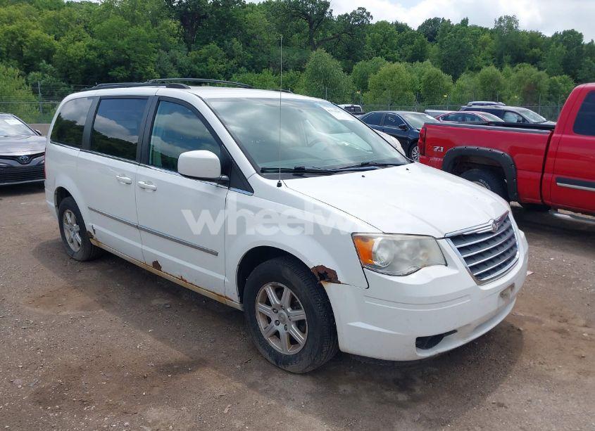 2010 Chrysler Town & COUNTRY TOURING PLUS (VIN 2A4RR8DX5AR496188) main photo