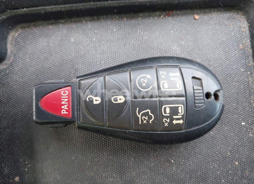 Photo 11 of 2010 Chrysler Town & COUNTRY TOURING PLUS (VIN 2A4RR8DX5AR496188)