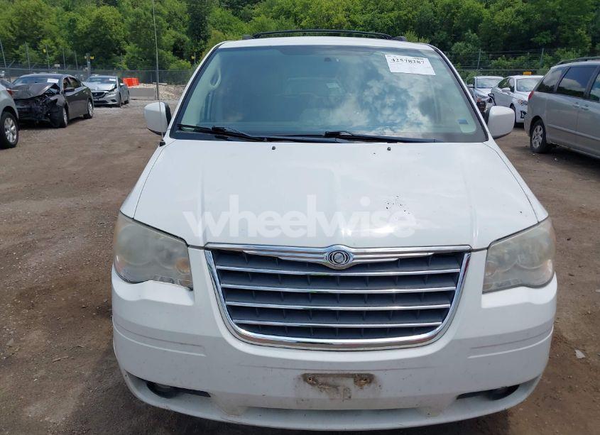 Photo 6 of 2010 Chrysler Town & COUNTRY TOURING PLUS (VIN 2A4RR8DX5AR496188)