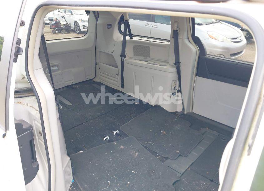 Photo 8 of 2010 Chrysler Town & COUNTRY TOURING PLUS (VIN 2A4RR8DX5AR496188)