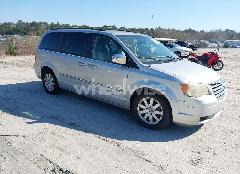 2010 Chrysler Town & COUNTRY TOURING PLUS (VIN 2A4RR8DX7AR382158) main photo