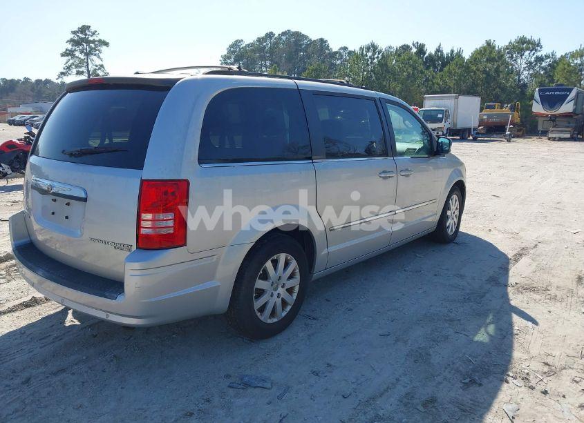 Photo 4 of 2010 Chrysler Town & COUNTRY TOURING PLUS (VIN 2A4RR8DX7AR382158)