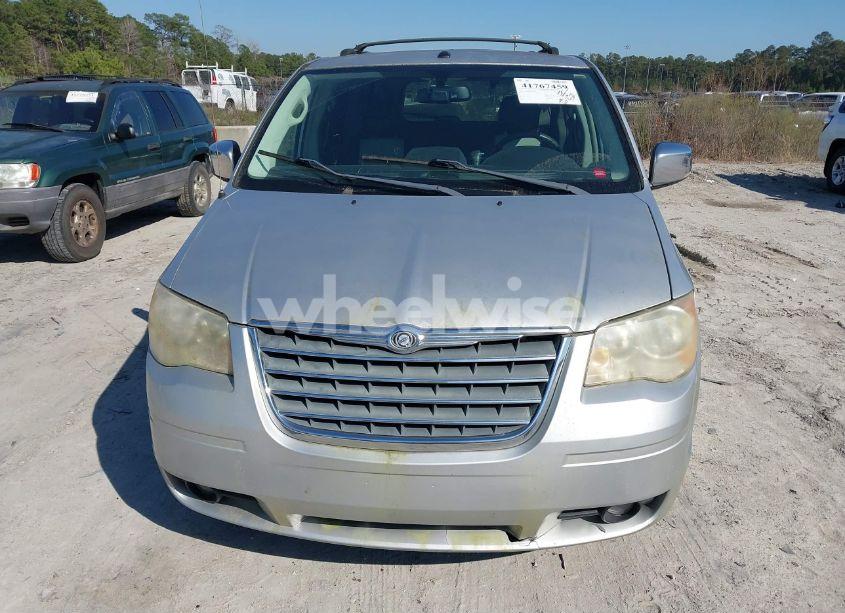 Photo 6 of 2010 Chrysler Town & COUNTRY TOURING PLUS (VIN 2A4RR8DX7AR382158)