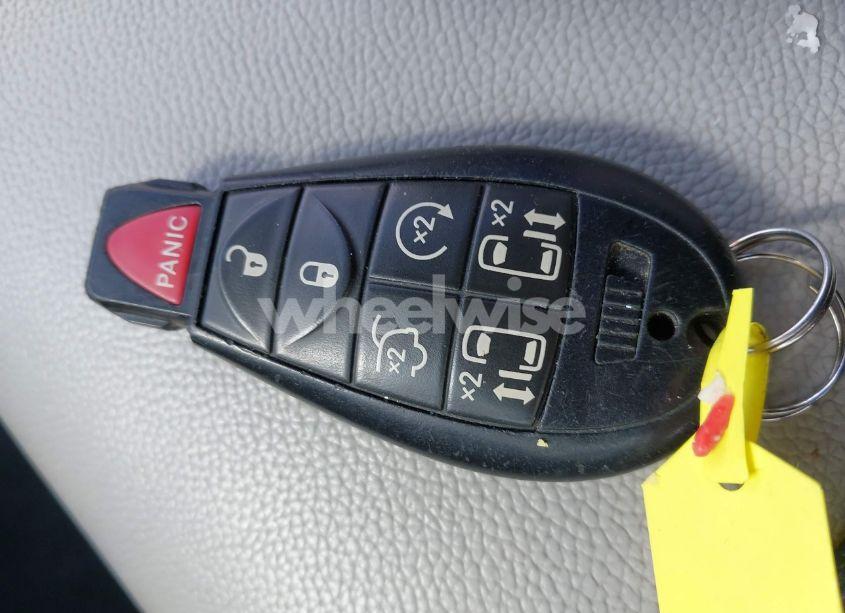 Photo 11 of 2010 Chrysler Town & COUNTRY TOURING PLUS (VIN 2A4RR8DX8AR320512)