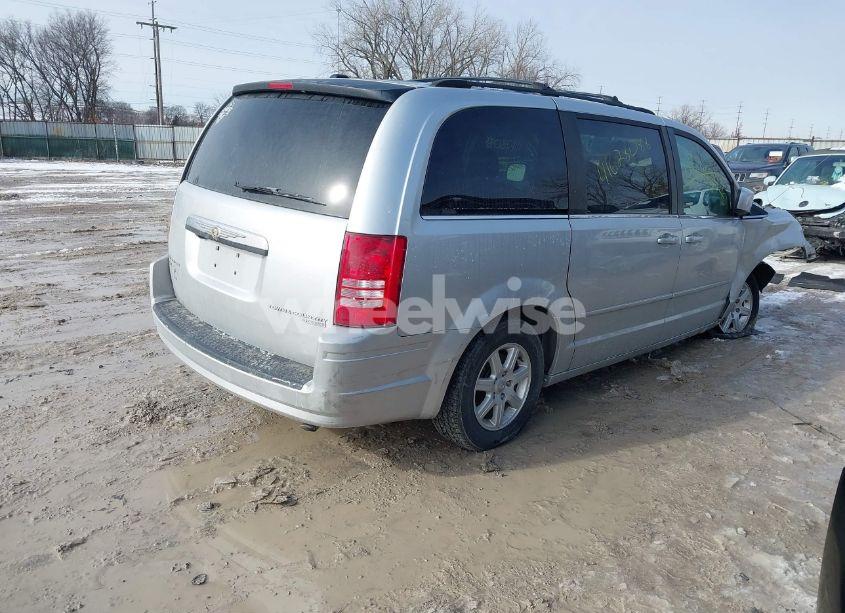 Photo 4 of 2010 Chrysler Town & COUNTRY TOURING PLUS (VIN 2A4RR8DX8AR339206)