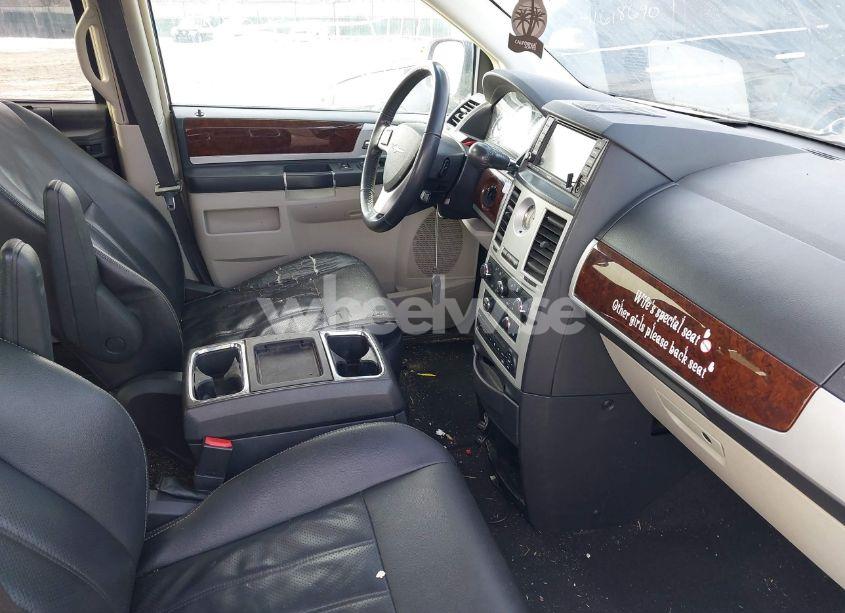 Photo 5 of 2010 Chrysler Town & COUNTRY TOURING PLUS (VIN 2A4RR8DX8AR339206)