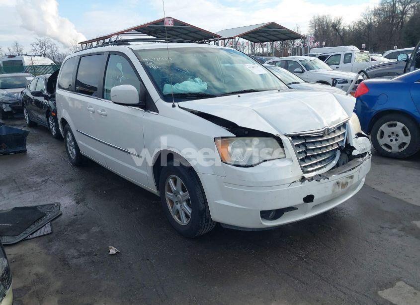 2010 Chrysler Town & COUNTRY TOURING PLUS (VIN 2A4RR8DX8AR387935) main photo