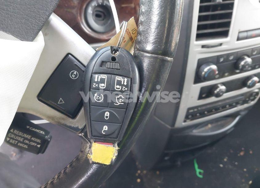 Photo 11 of 2010 Chrysler Town & COUNTRY TOURING PLUS (VIN 2A4RR8DX8AR387935)