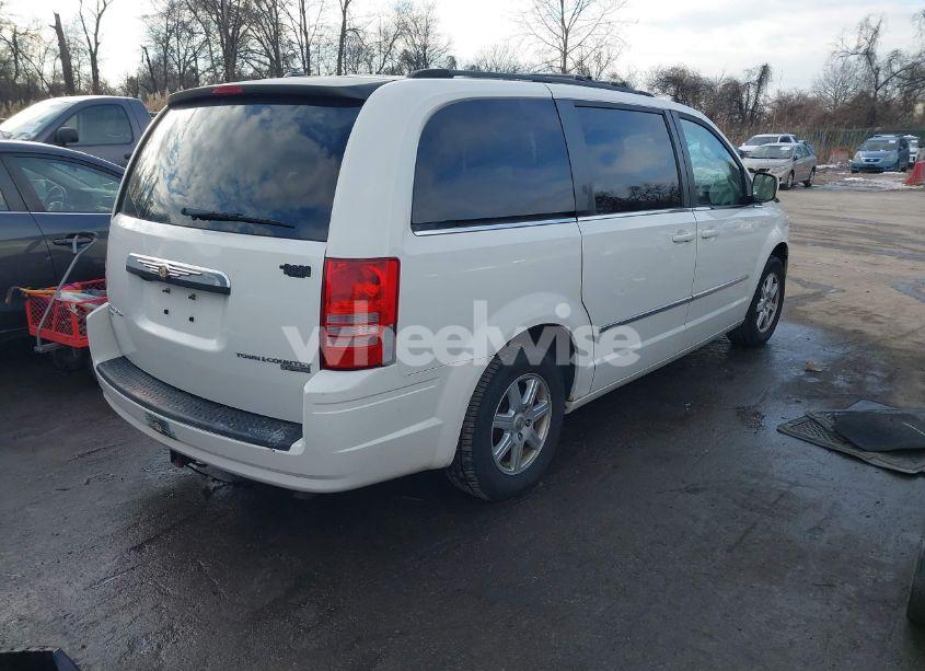 Photo 4 of 2010 Chrysler Town & COUNTRY TOURING PLUS (VIN 2A4RR8DX8AR387935)