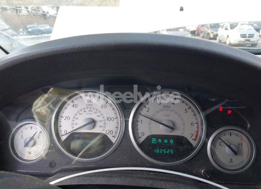 Photo 7 of 2010 Chrysler Town & COUNTRY TOURING PLUS (VIN 2A4RR8DX8AR387935)