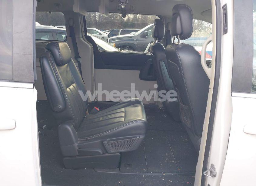 Photo 8 of 2010 Chrysler Town & COUNTRY TOURING PLUS (VIN 2A4RR8DX8AR387935)