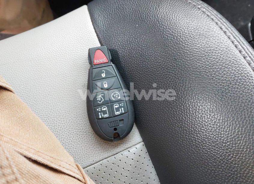 Photo 11 of 2010 Chrysler Town & COUNTRY TOURING PLUS (VIN 2A4RR8DX8AR454761)