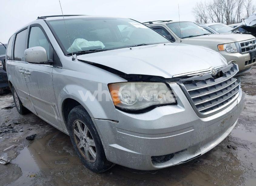 2010 Chrysler Town & COUNTRY TOURING PLUS (VIN 2A4RR8DX9AR374613) main photo