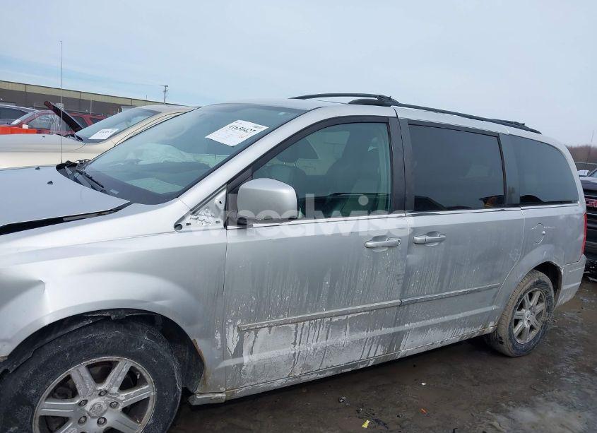 Photo 14 of 2010 Chrysler Town & COUNTRY TOURING PLUS (VIN 2A4RR8DX9AR374613)