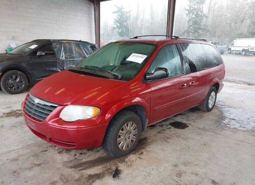 Photo 2 of 2006 Chrysler Town & COUNTRY LX (VIN 2A8GP44R16R743560)