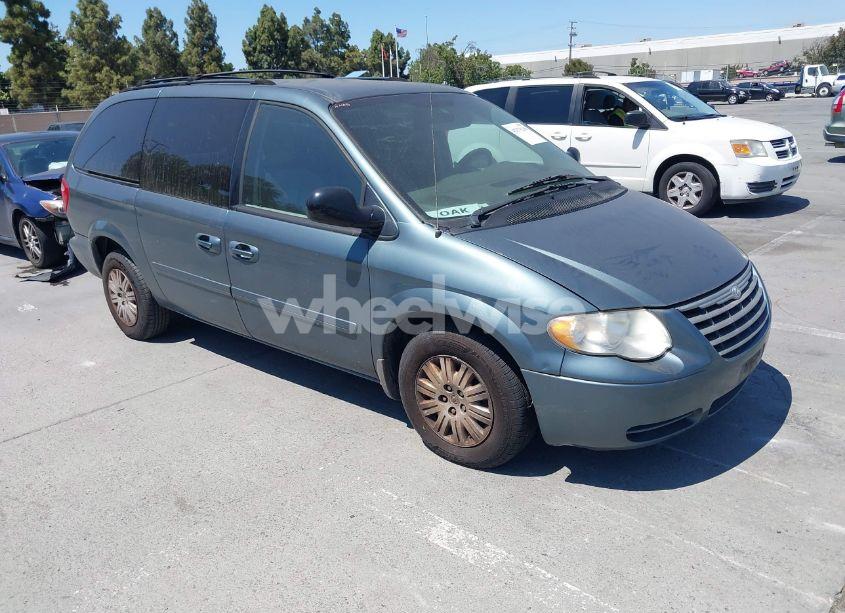 2007 Chrysler Town & COUNTRY LX (VIN 2A8GP44R17R248535) main photo