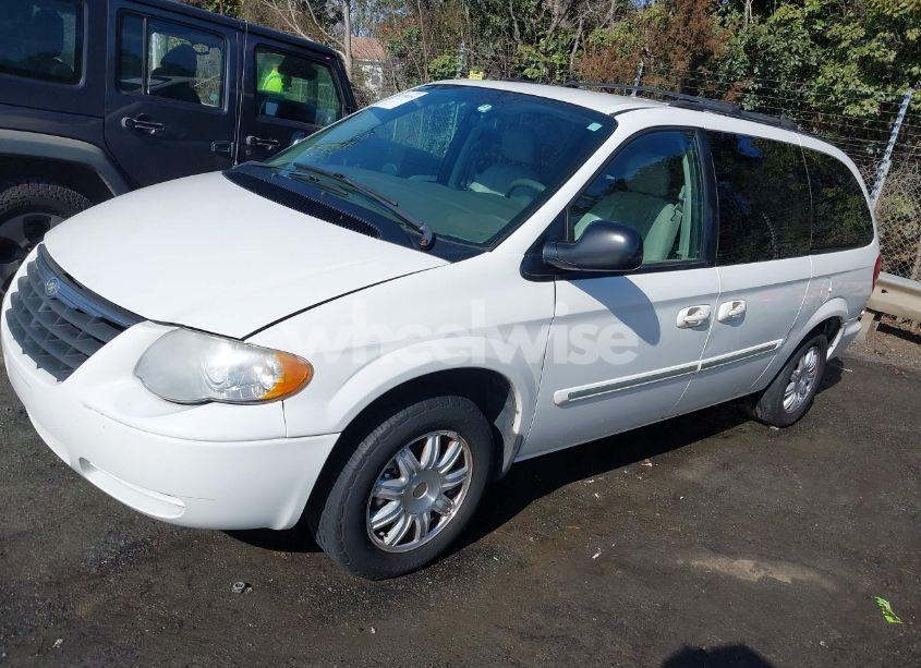 Photo 2 of 2006 Chrysler Town & COUNTRY TOURING (VIN 2A8GP54L56R671585)