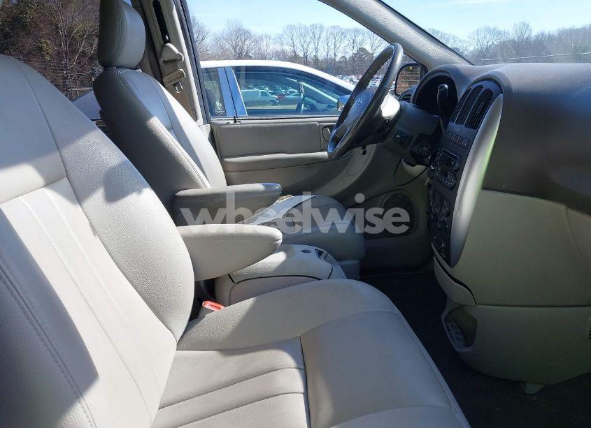 Photo 5 of 2006 Chrysler Town & COUNTRY TOURING (VIN 2A8GP54L56R671585)