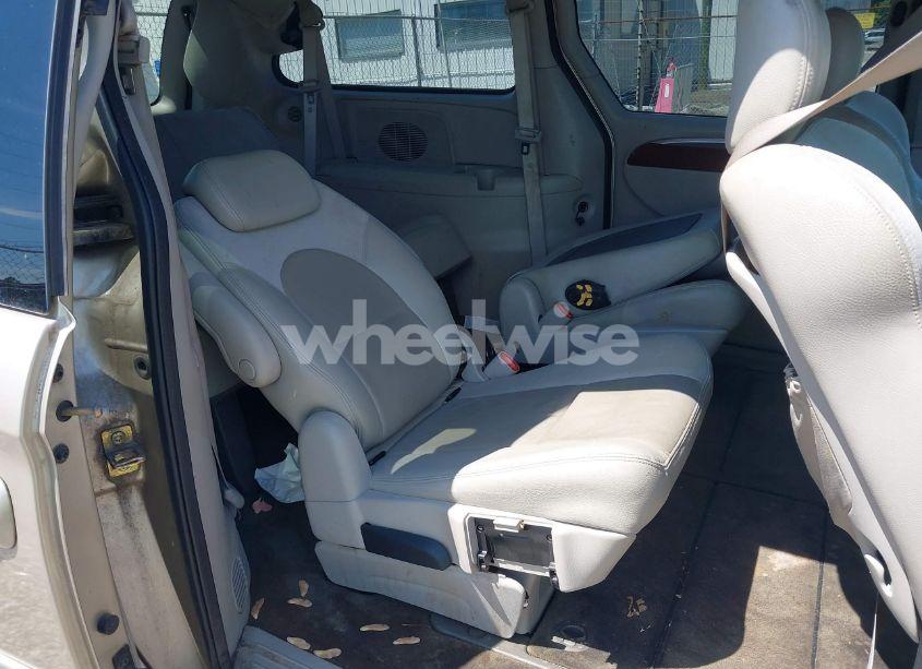 Photo 8 of 2007 Chrysler Town & COUNTRY LIMITED (VIN 2A8GP64L37R218136)