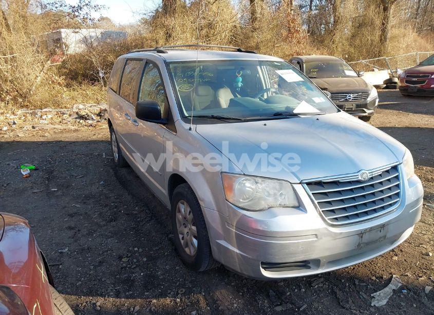 2009 Chrysler Town & COUNTRY LX (VIN 2A8HR44E09R670150) main photo