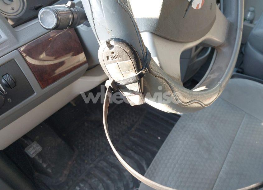 Photo 11 of 2009 Chrysler Town & COUNTRY LX (VIN 2A8HR44E09R670150)