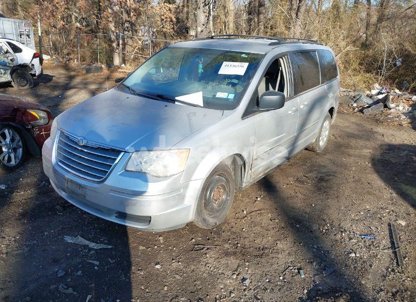 Photo 6 of 2009 Chrysler Town & COUNTRY LX (VIN 2A8HR44E09R670150)