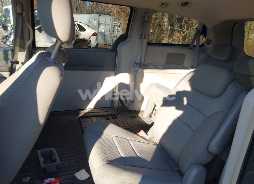 Photo 8 of 2009 Chrysler Town & COUNTRY LX (VIN 2A8HR44E09R670150)