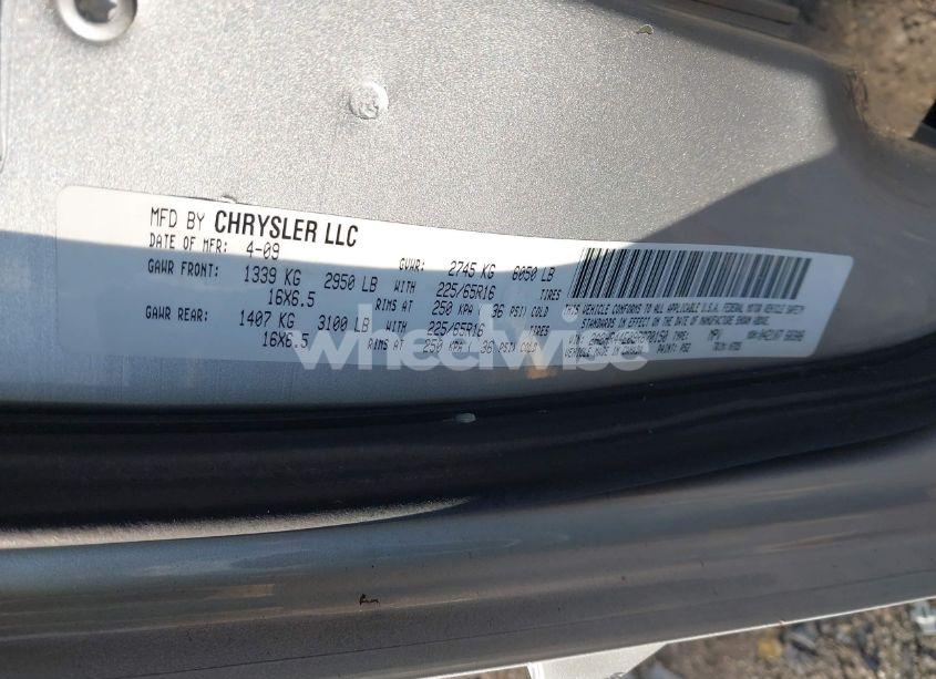 Photo 9 of 2009 Chrysler Town & COUNTRY LX (VIN 2A8HR44E09R670150)