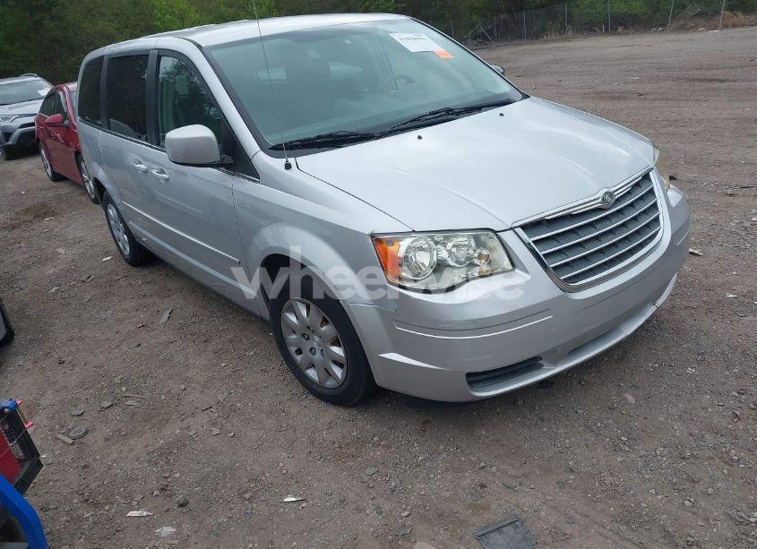 2009 Chrysler Town & COUNTRY LX (VIN 2A8HR44E19R567349) main photo