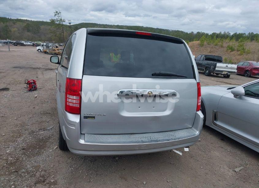 Photo 6 of 2009 Chrysler Town & COUNTRY LX (VIN 2A8HR44E19R567349)