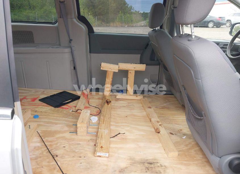 Photo 8 of 2009 Chrysler Town & COUNTRY LX (VIN 2A8HR44E19R567349)