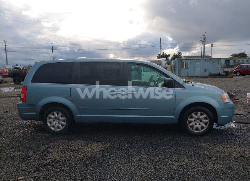 Photo 13 of 2009 Chrysler Town & COUNTRY LX (VIN 2A8HR44E19R656158)