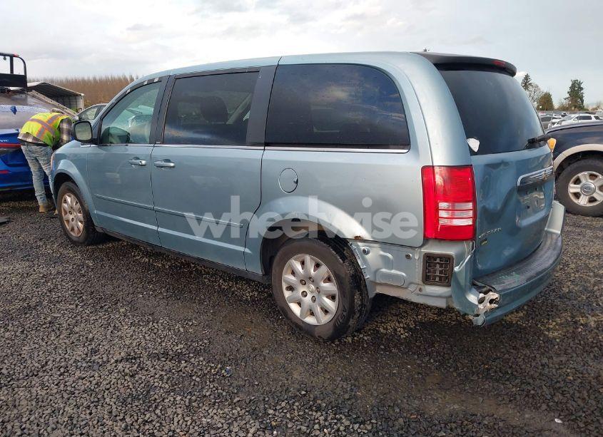Photo 3 of 2009 Chrysler Town & COUNTRY LX (VIN 2A8HR44E19R656158)