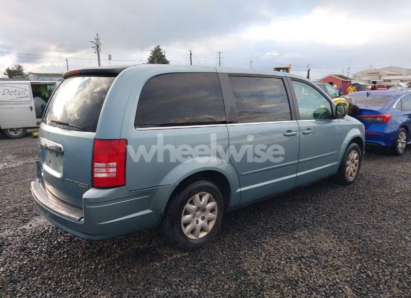 Photo 4 of 2009 Chrysler Town & COUNTRY LX (VIN 2A8HR44E19R656158)